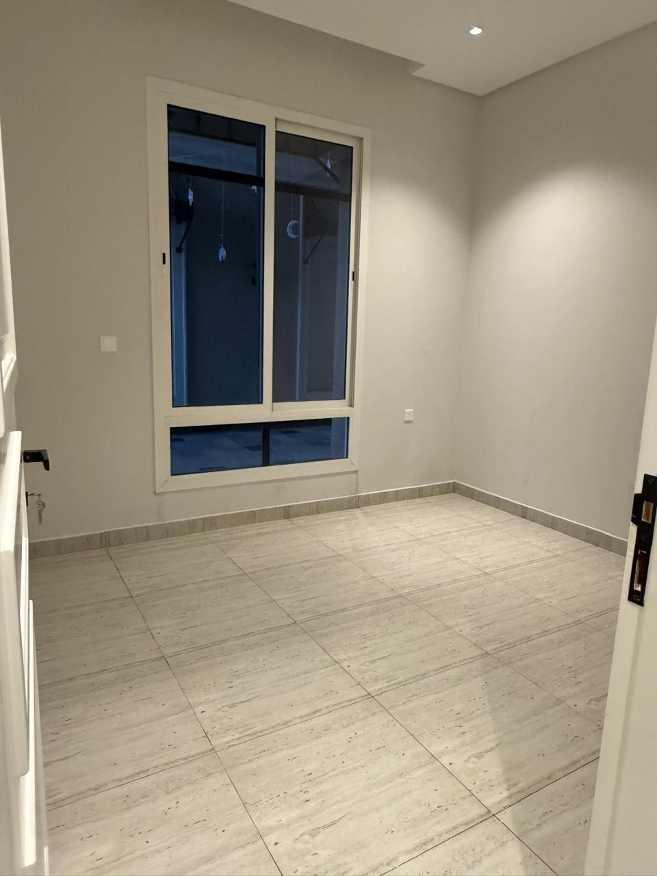 شقة 2 غرف في النرجس 4