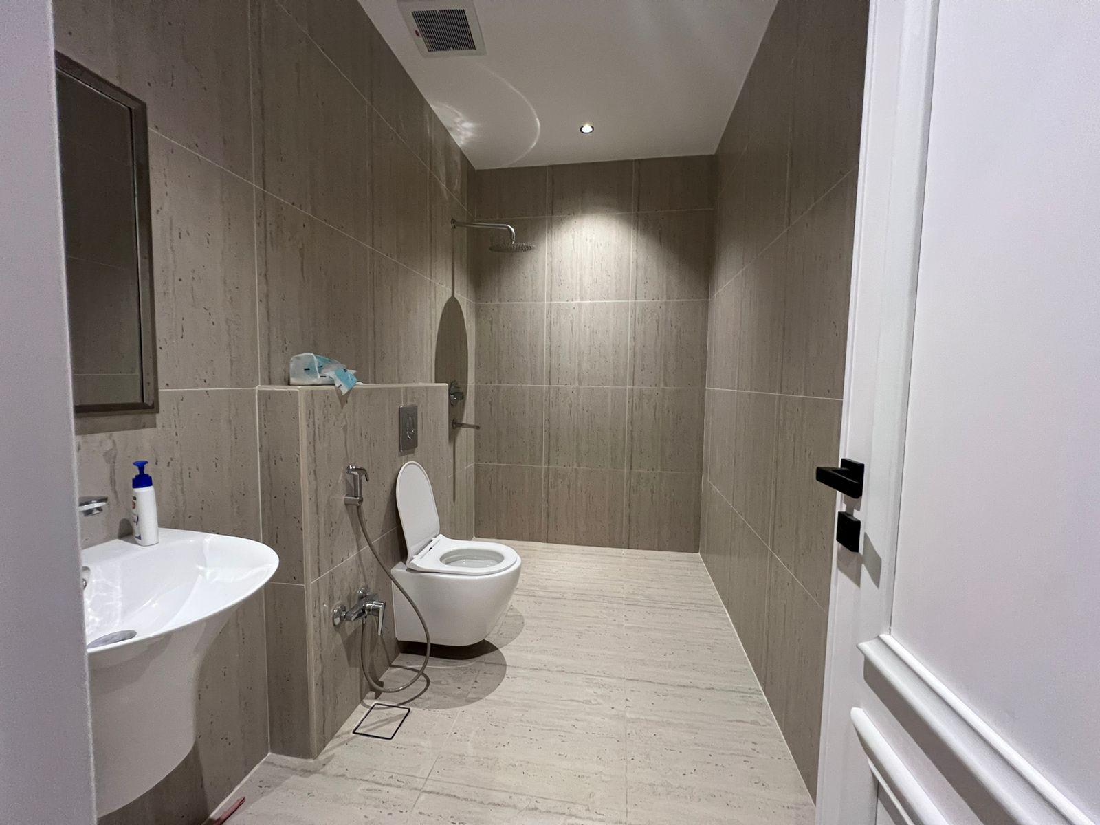 شقة 2 غرف في عرقة 3