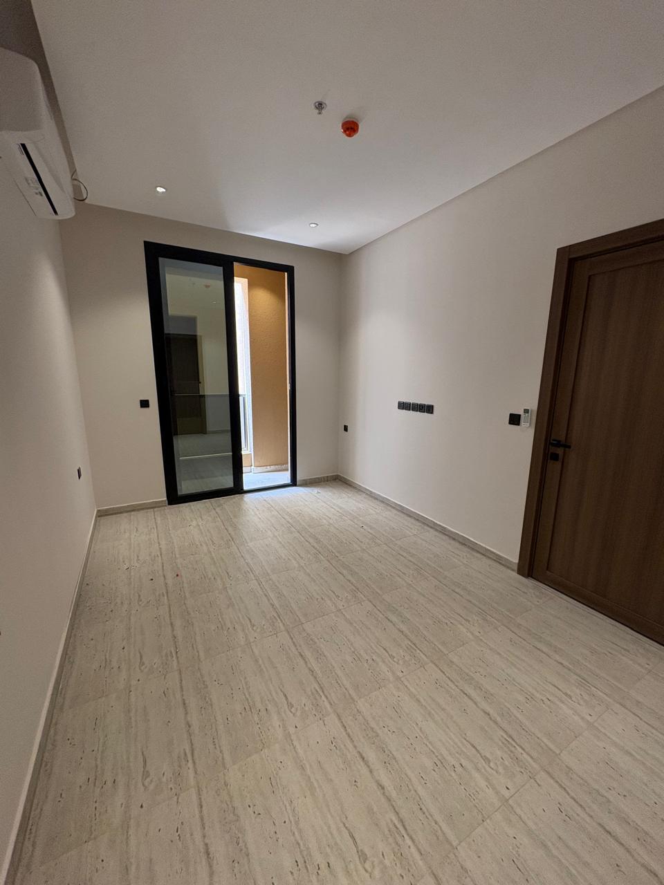 شقة 3 غرف في عرقة 2