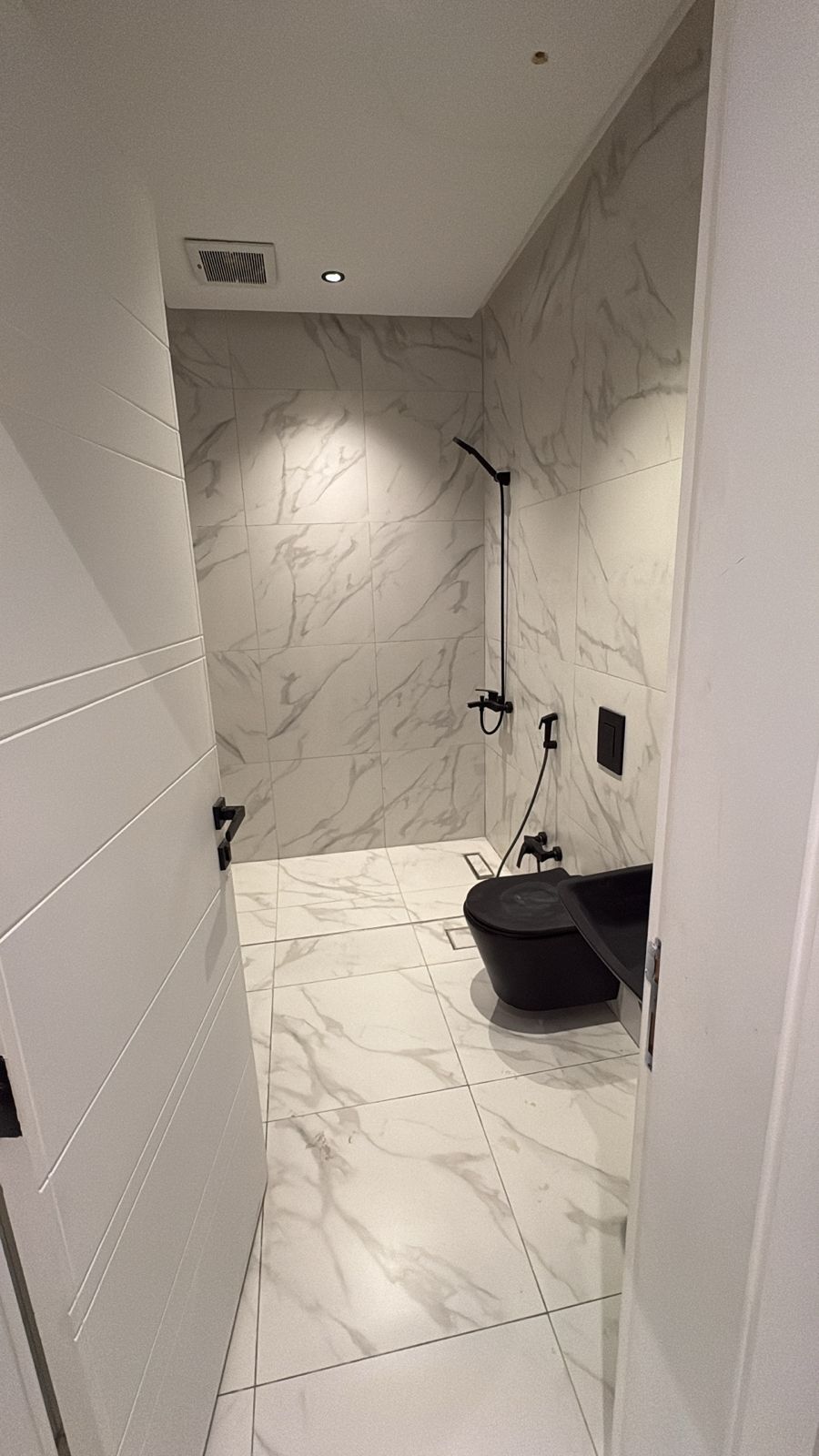 3 bedroom apartment in Al Malqa 3