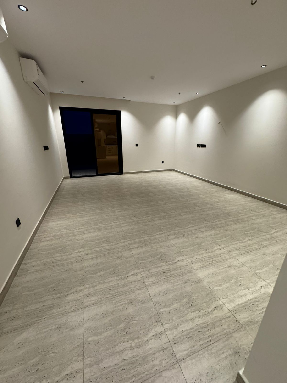 شقة 3 غرف في النرجس 1