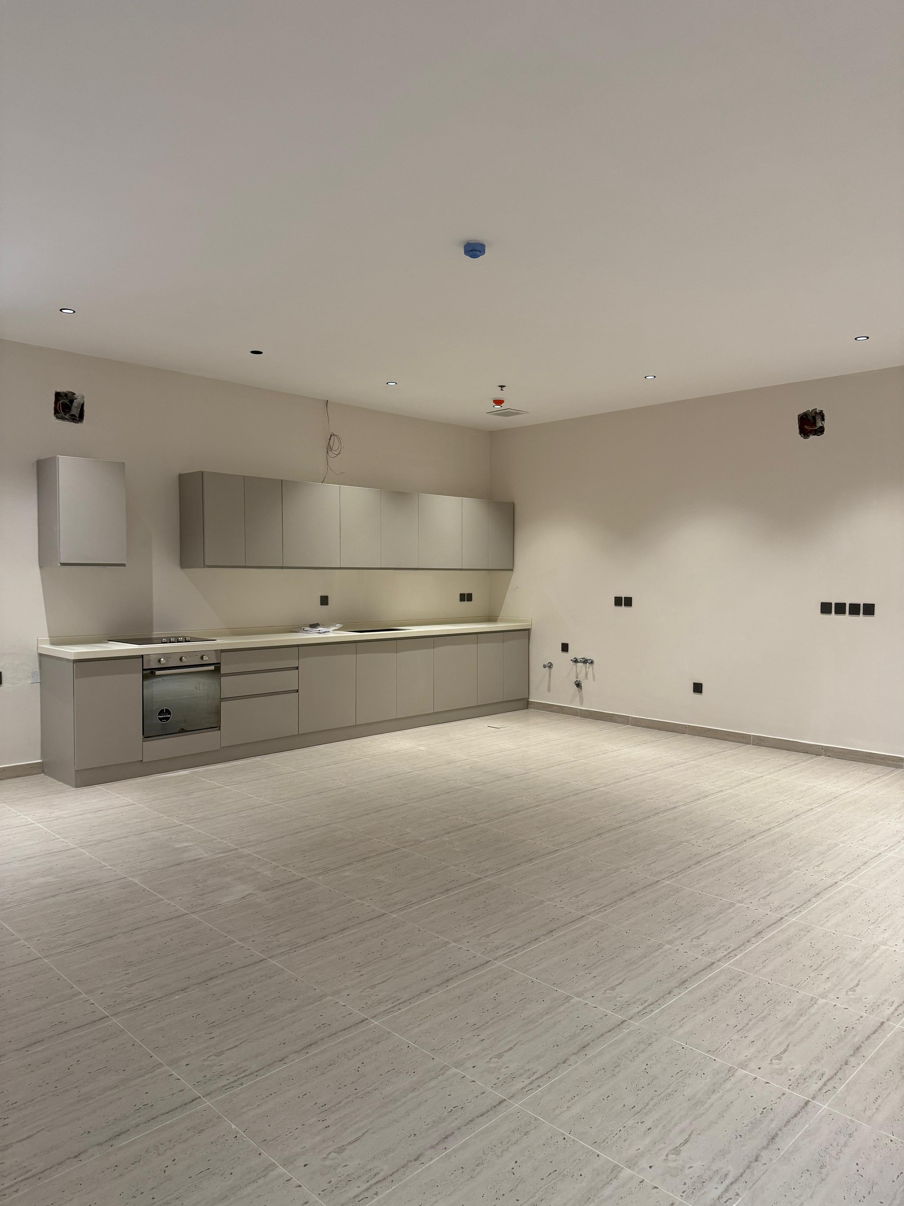 شقة 2 غرف في عرقة 5