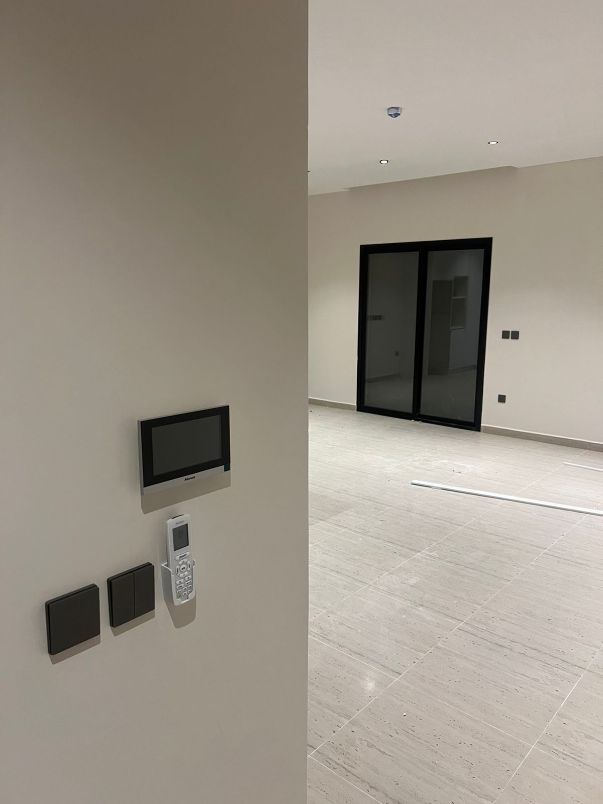 شقة 2 غرف في عرقة 4