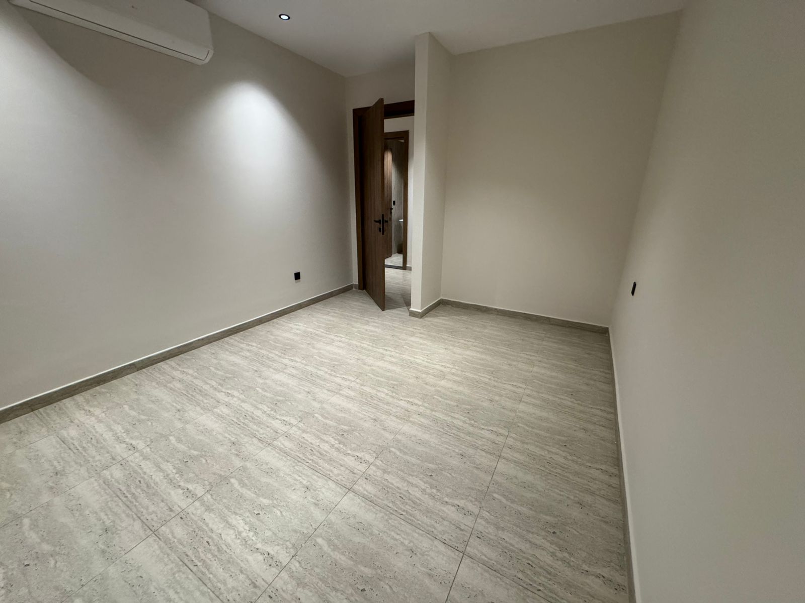 شقة 3 غرف في النرجس 5