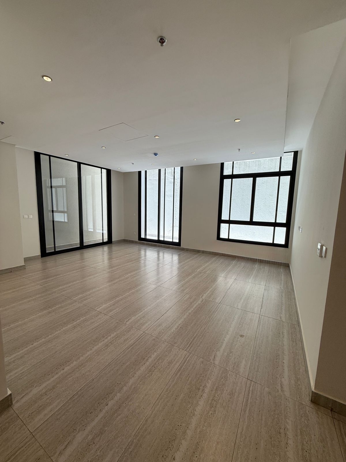 شقة 3 غرف في النرجس 1