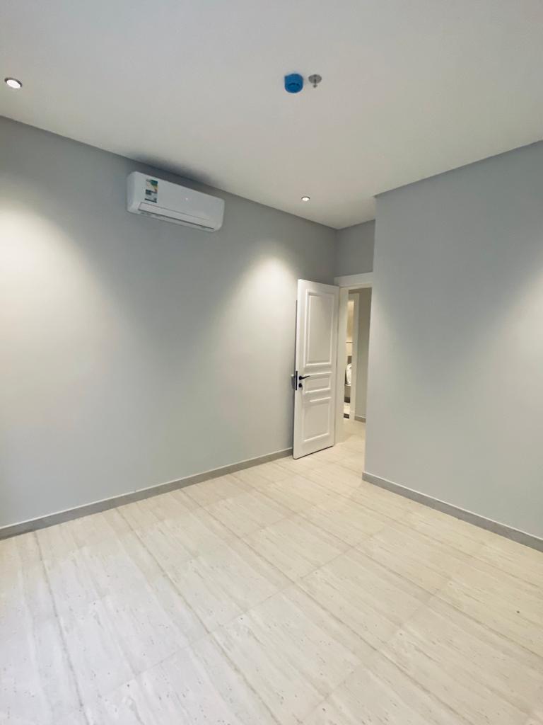 شقة 3 غرف في الوادي 4