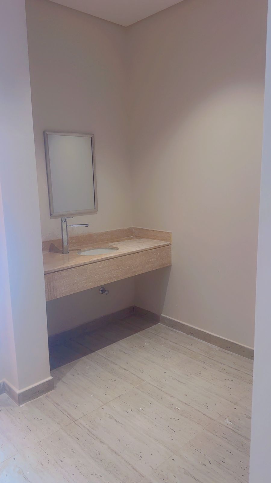 شقة 2 غرف في عرقة 4