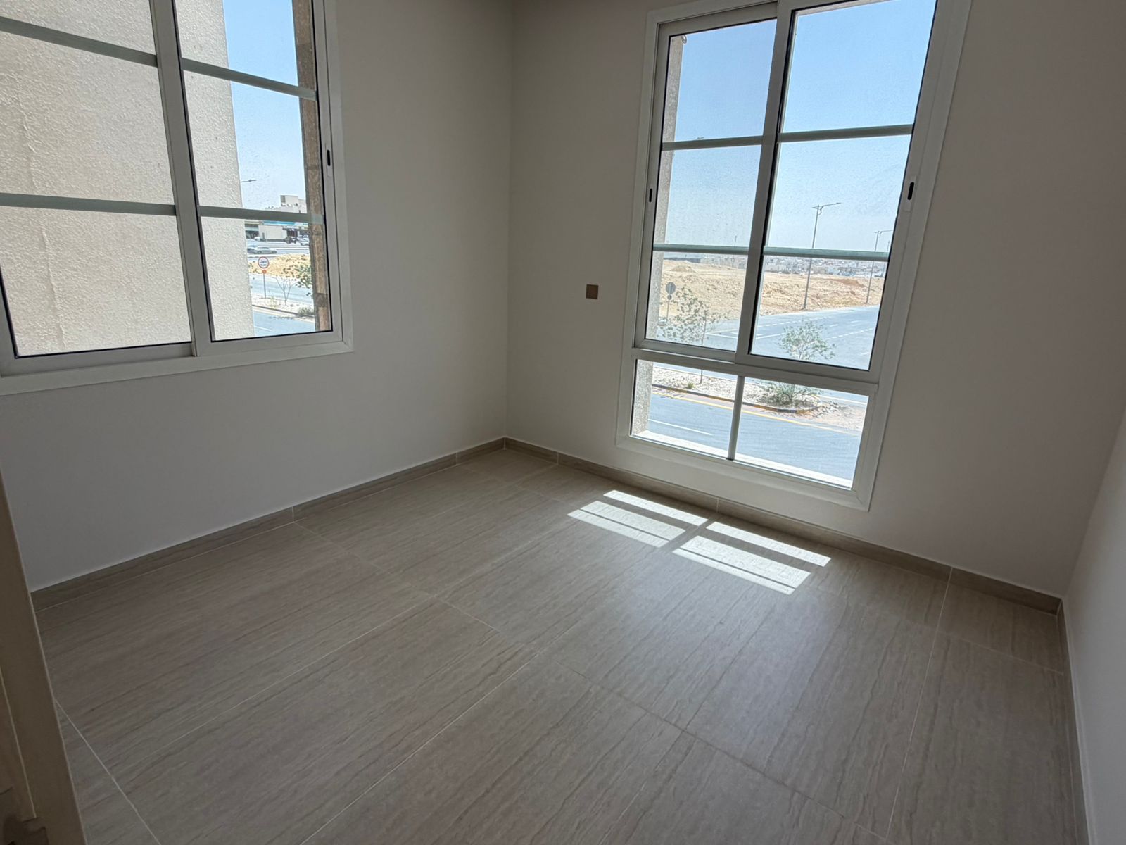 شقة 3 غرف في النرجس 5