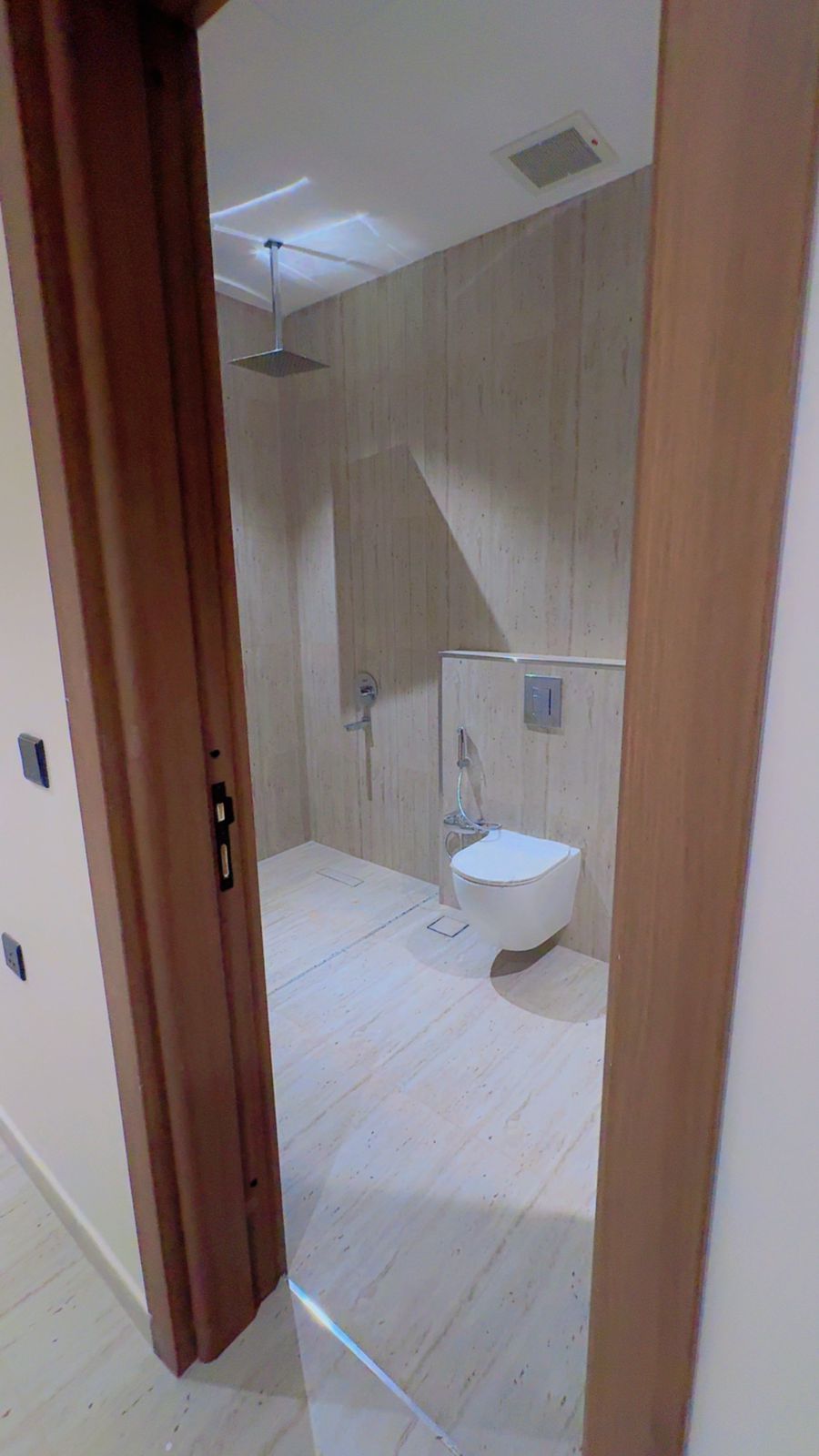 شقة 2 غرف في عرقة 5