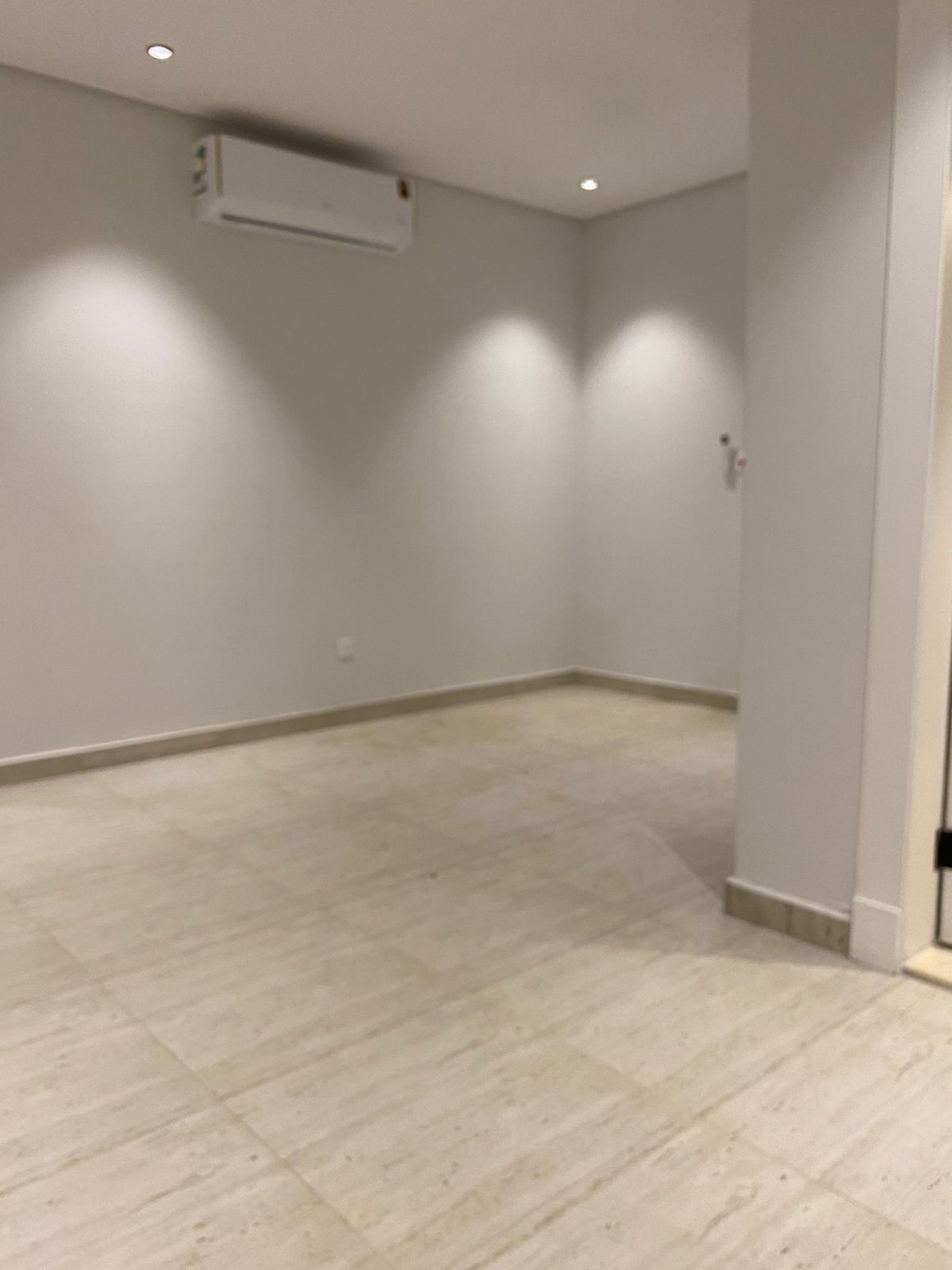 شقة 3 غرف في الندى 4