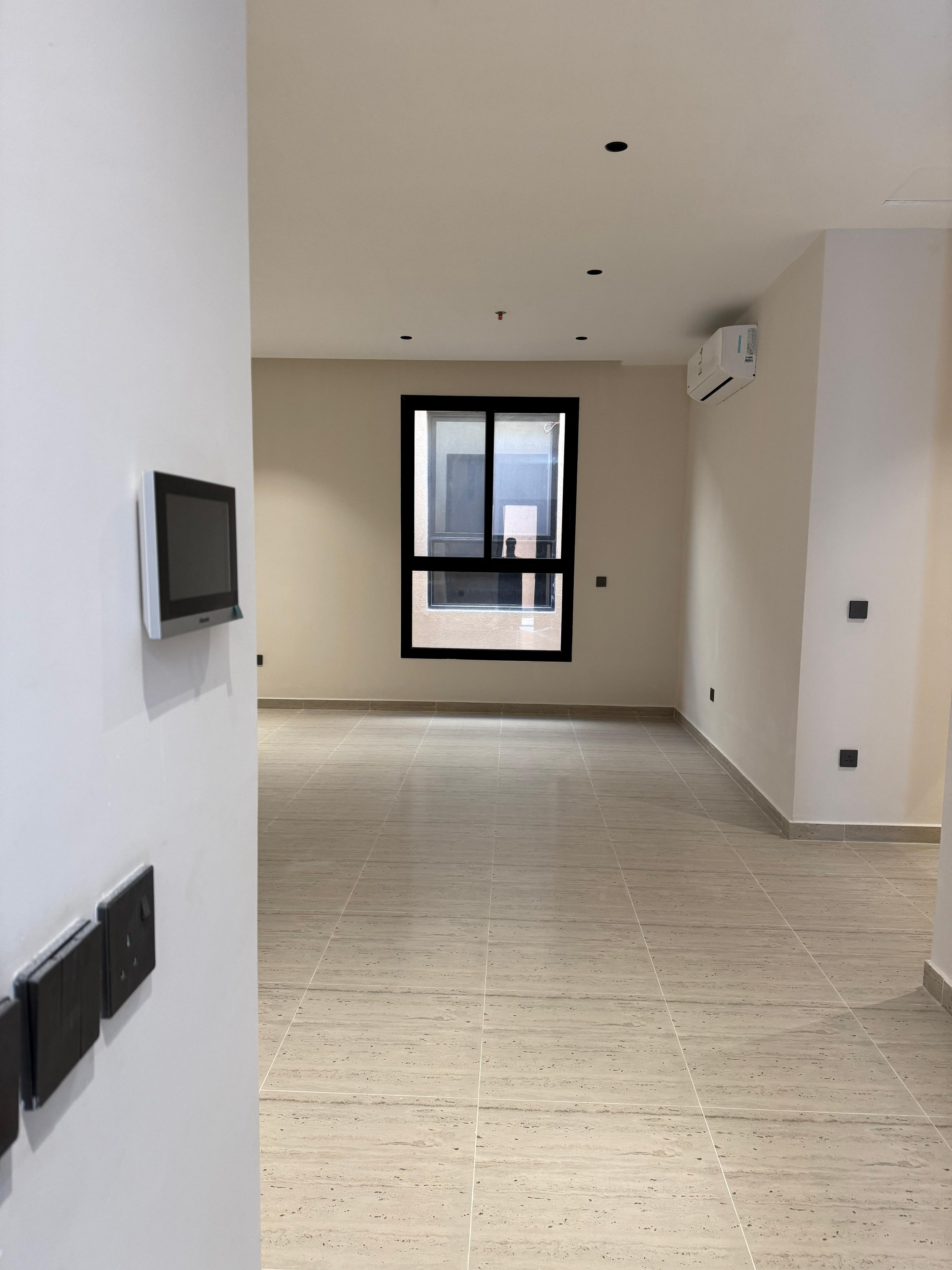 شقة 2 غرف في عرقة 4