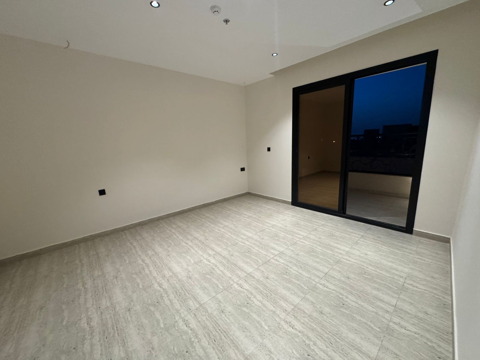 شقة 3 غرف في النرجس 4