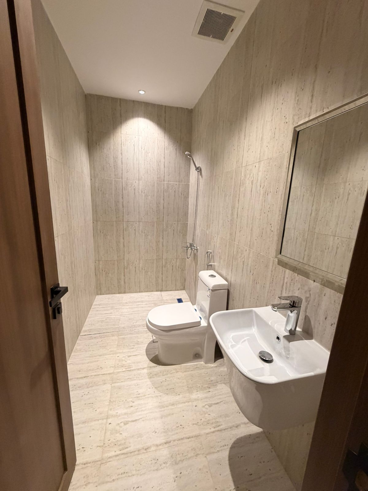 3 bedroom apartment in Irqah 4