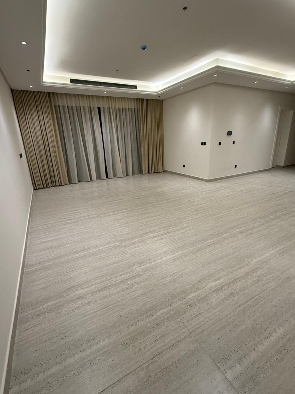 3 bedroom apartment in Al Aqiq 2